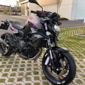 BMW F900 R