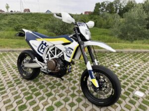 HUSQVARANA 701 SUPERMOTO