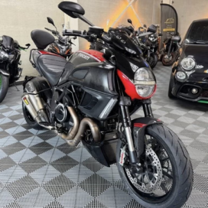 DUCATI DIAVEL 1200 CARBON
